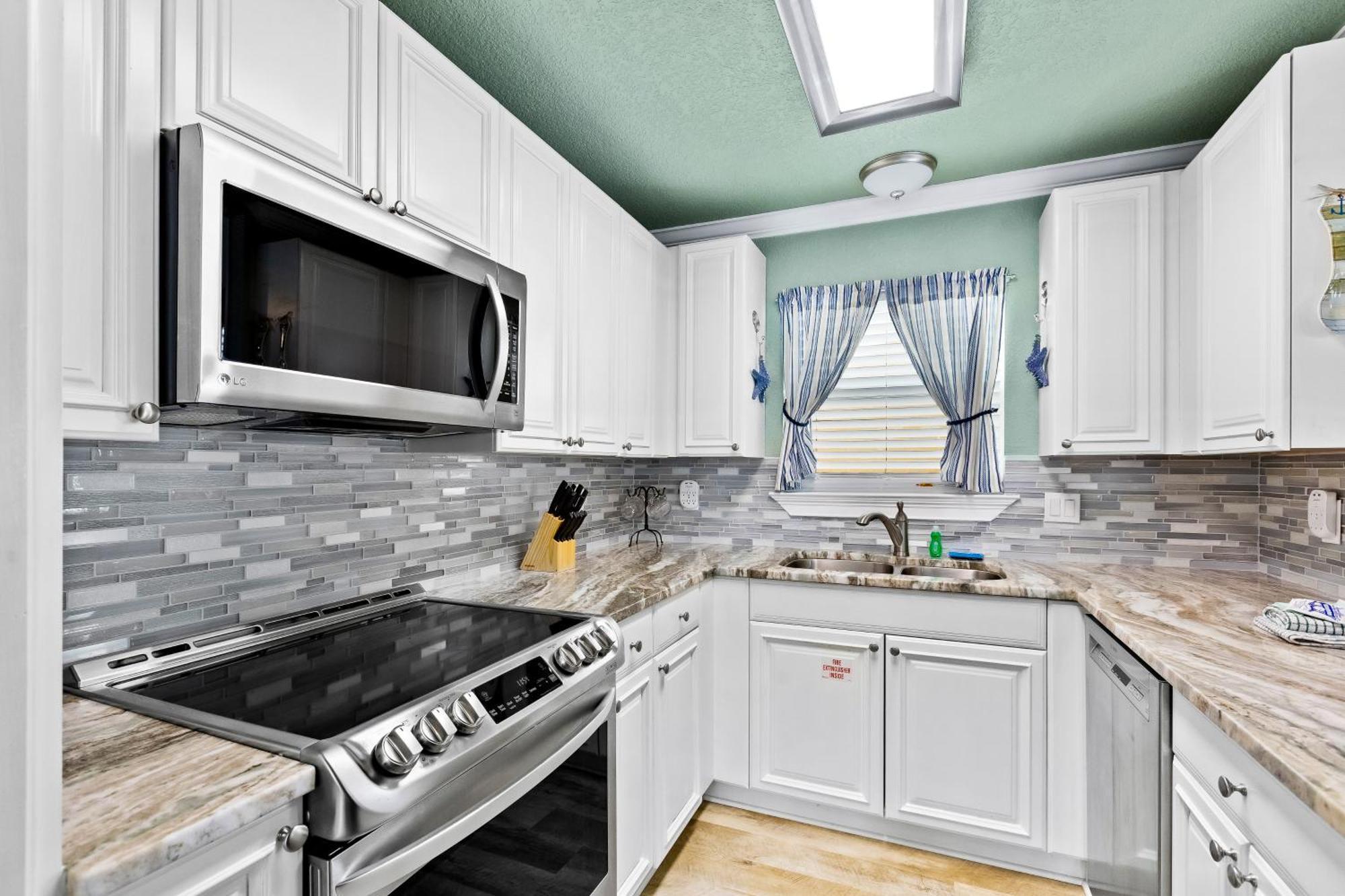 ​Sandpiper Cove Destin Room photo